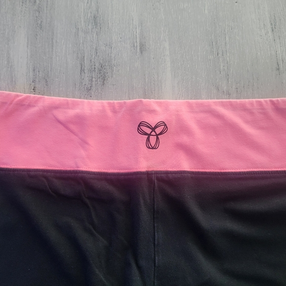 Vintage TNA leggings - Picture 3 of 3